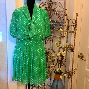 Forever 21 Essentials Green/White Polka Dot Pleated Dress size large